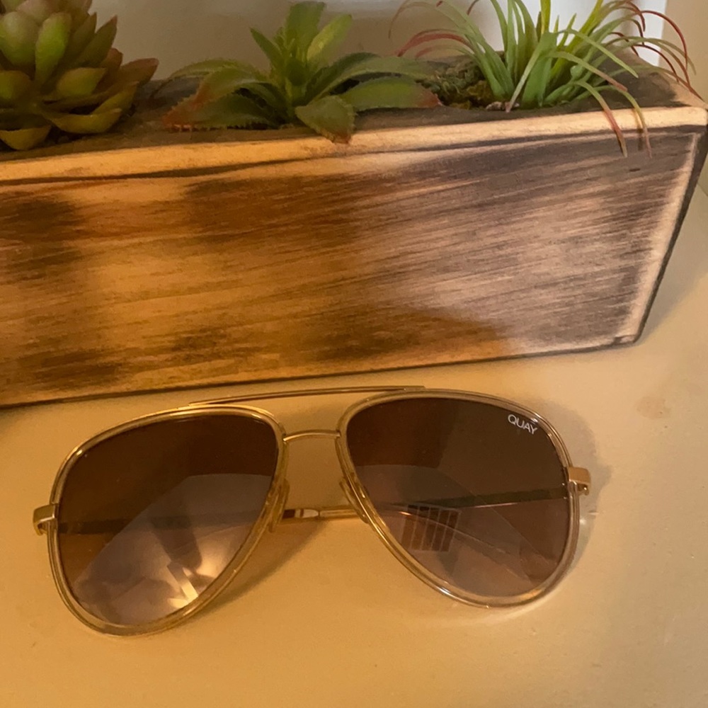 Quay gold rimmed aviator sunglasses